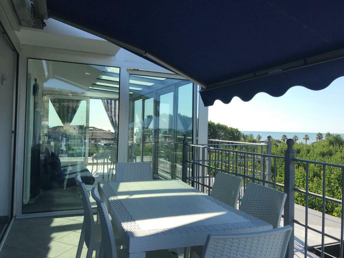 Апартаменты Attico Sul Mare Фермо Экстерьер фото