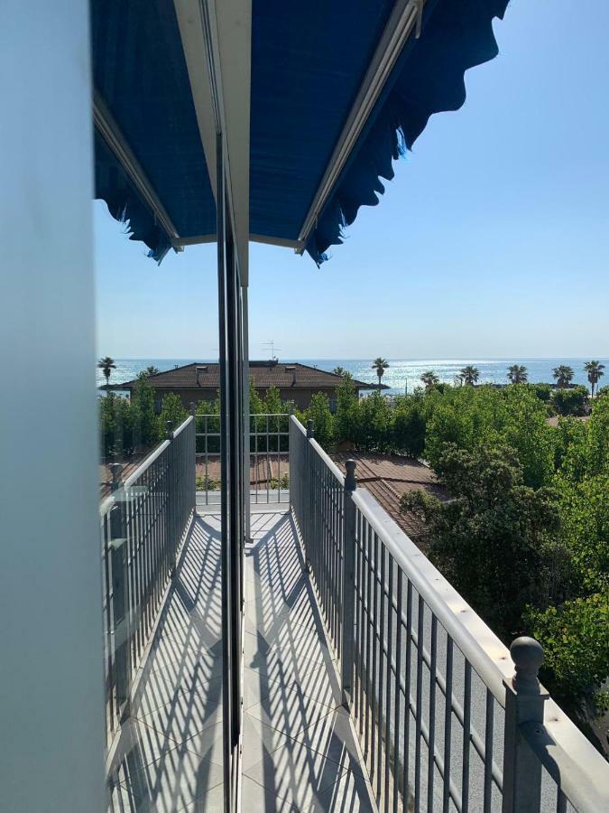 Апартаменты Attico Sul Mare Фермо Экстерьер фото